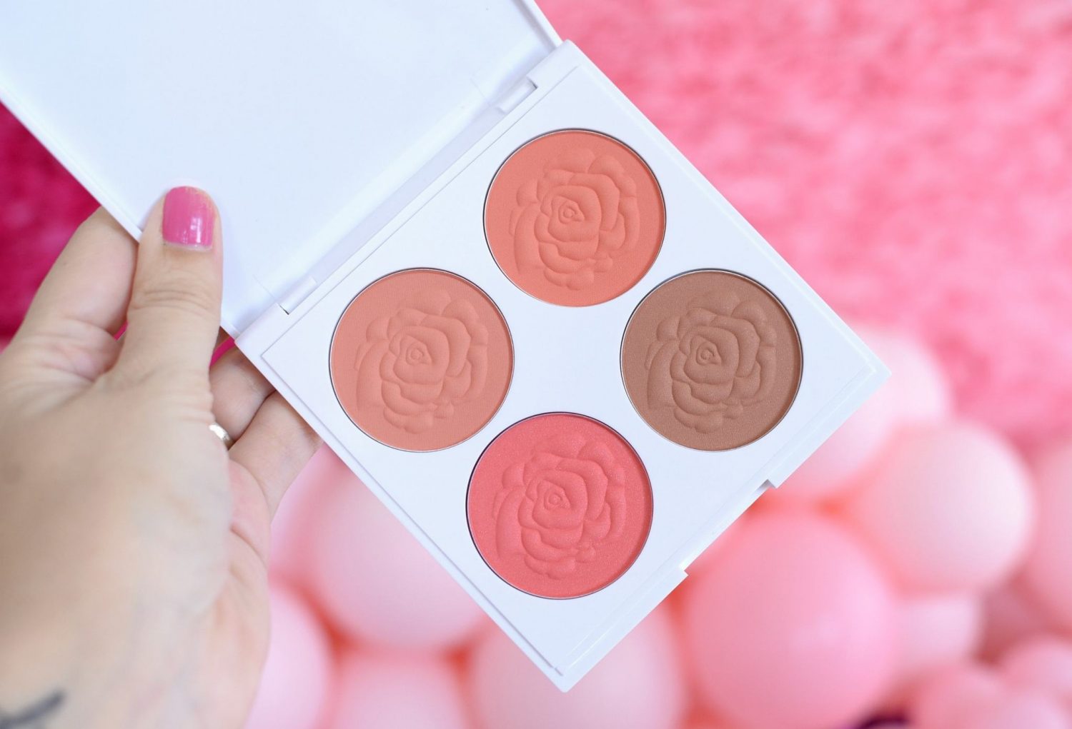 Avon Iconic Blooming Blush Palette