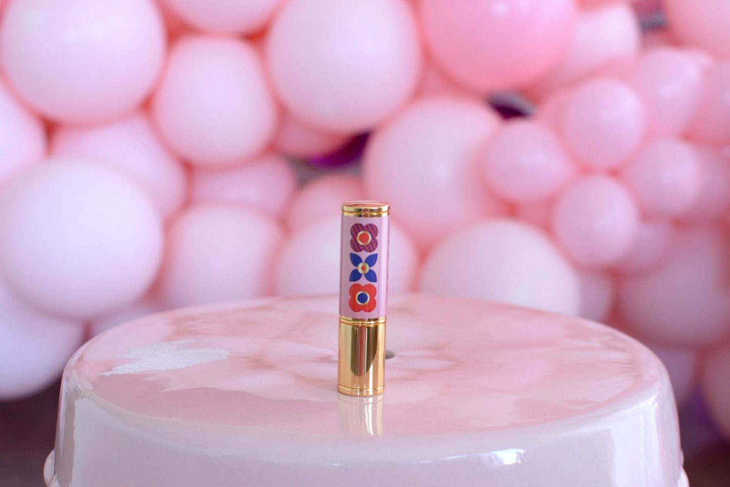 Avon Iconic Lipstick in Pink Blossom