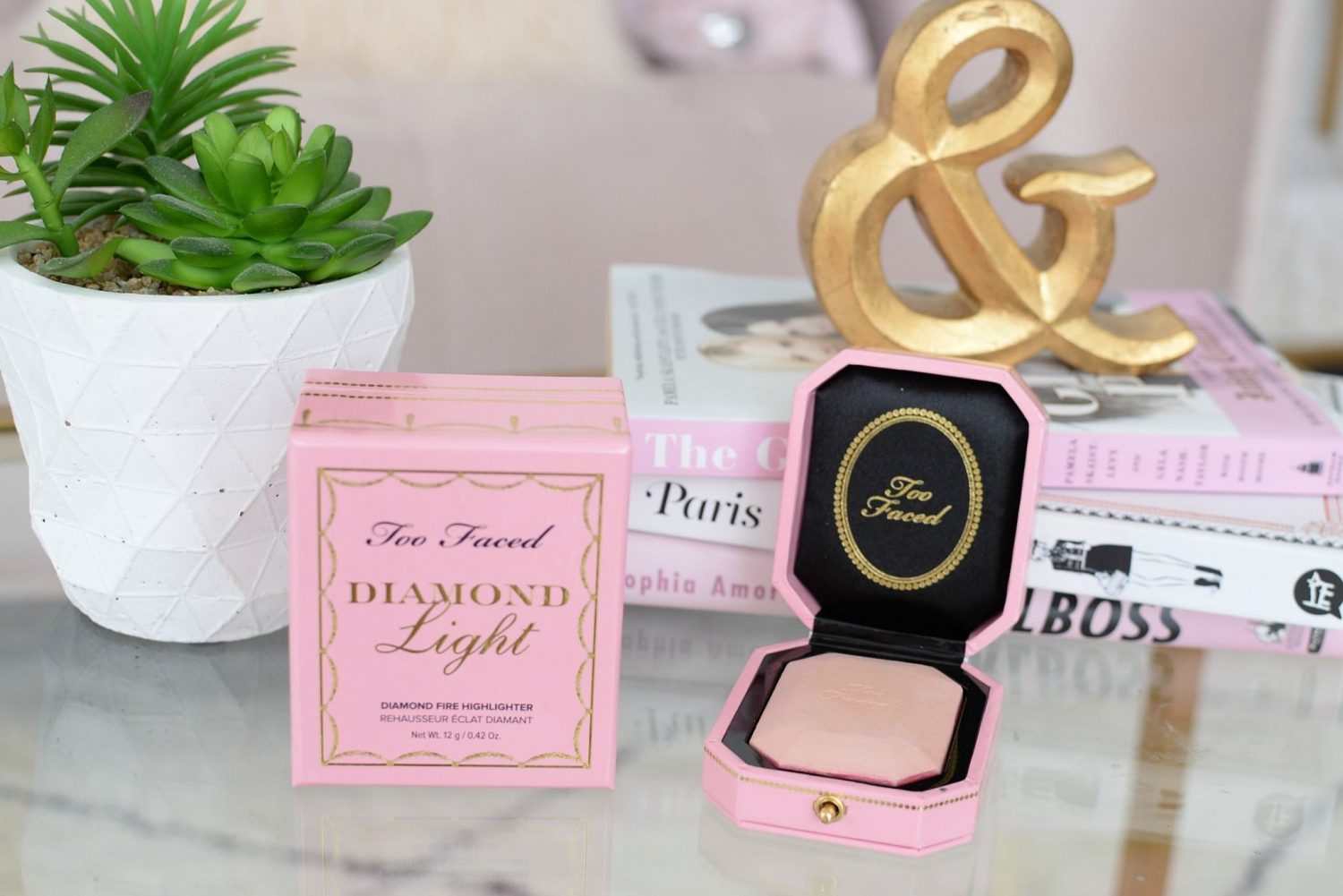 Too Faced Diamond Light Multi-Use Highlighter in Diamond Fire