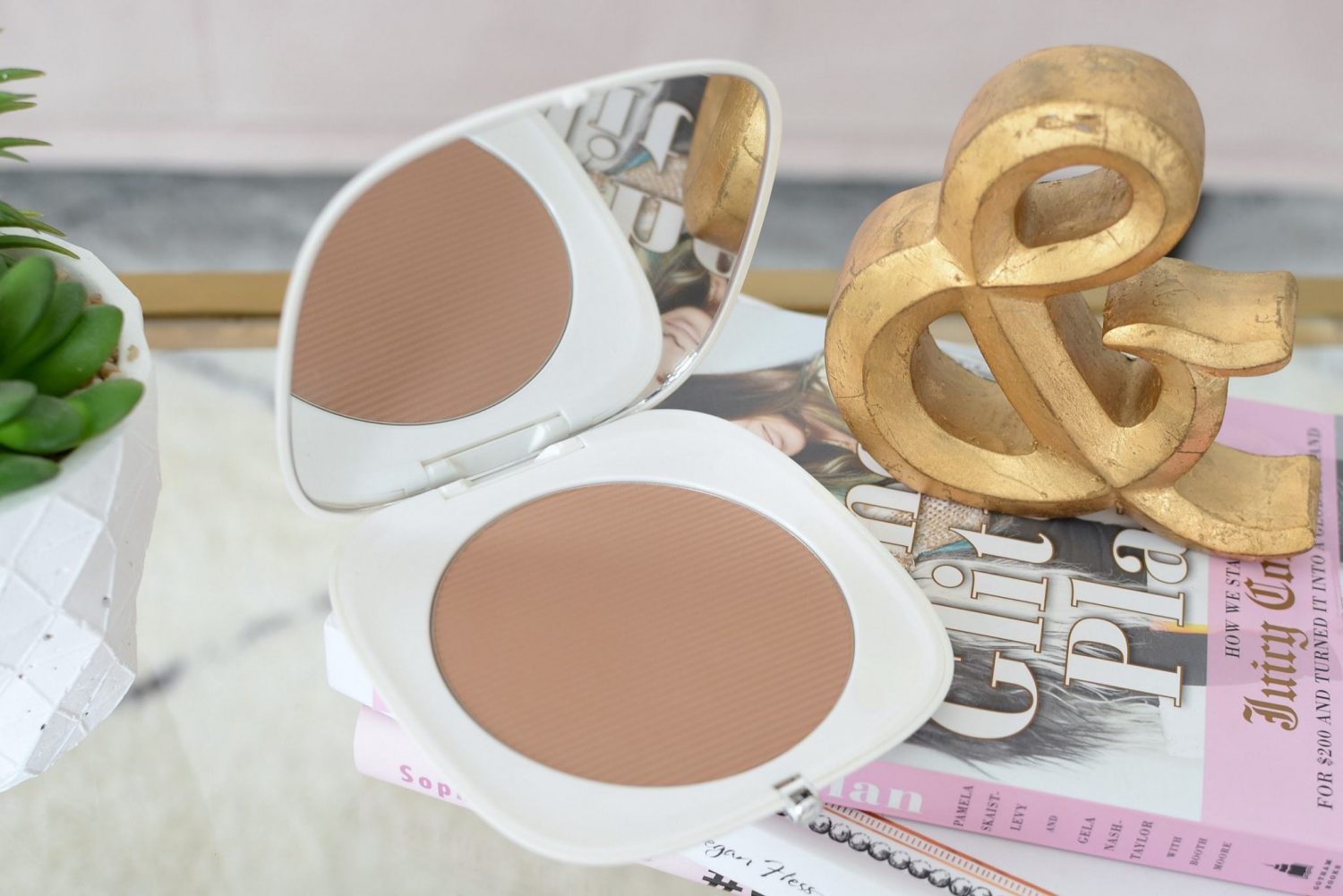 Marc Jacobs O!Mega Bronze Coconut Perfect Tab Bronzer in Tan-Tastic!