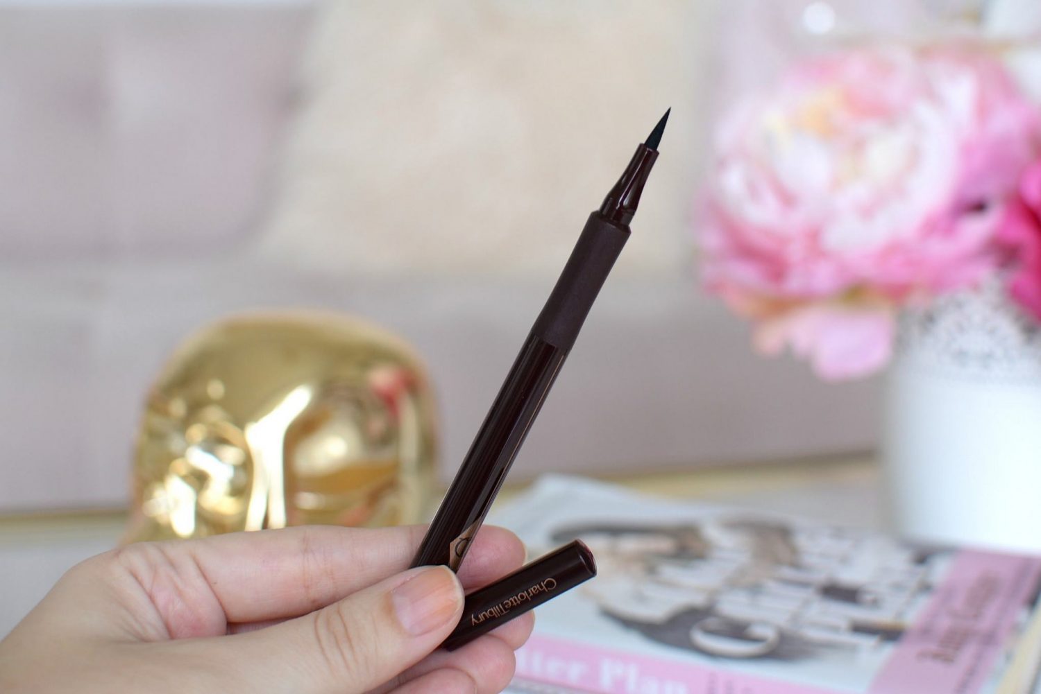 Charlette Tilbury The Feline Flick Quick Fine Line Shodo Eyeliner Pen