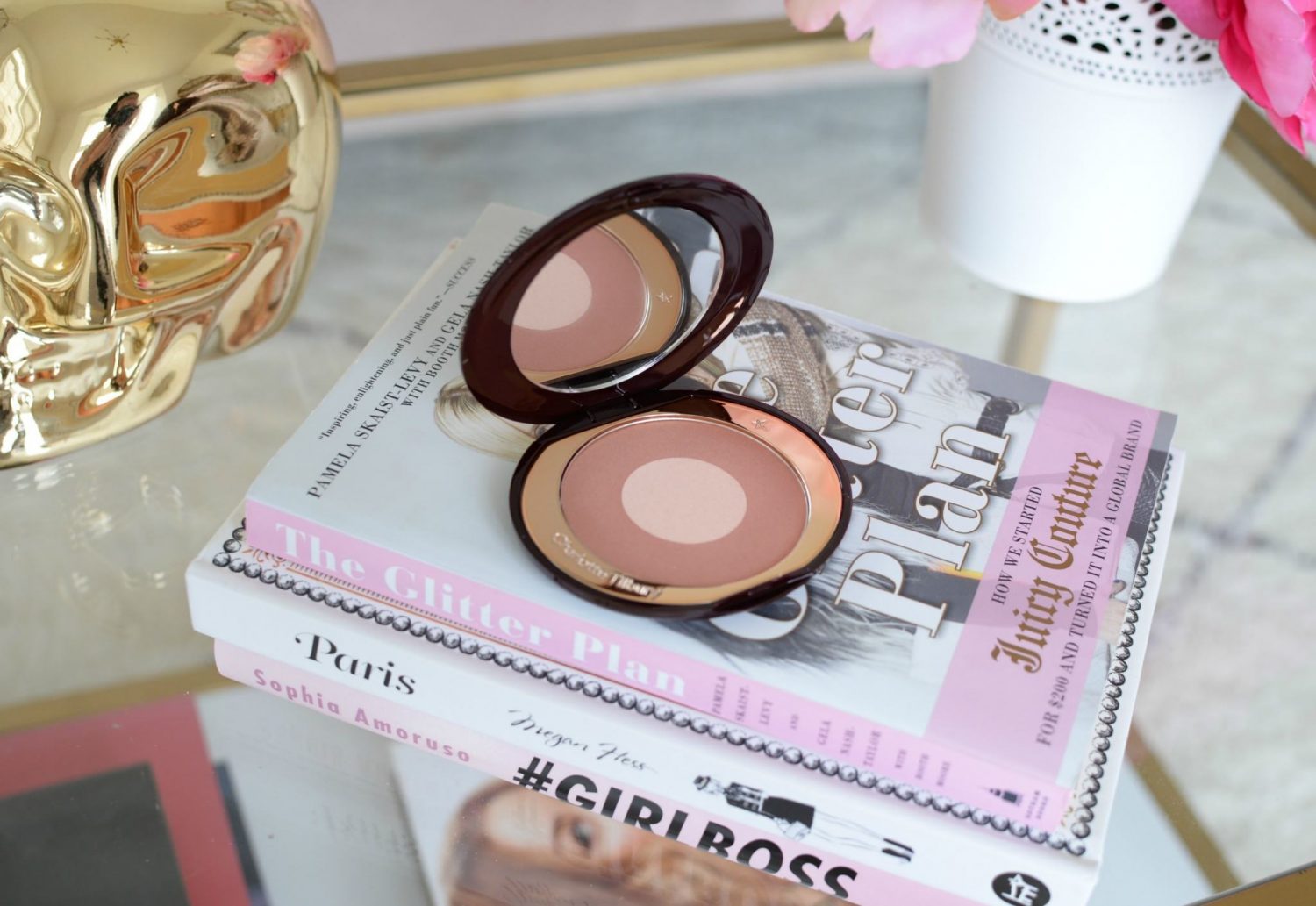 Charlotte Tilbury Cheek To Chic Swish & Glow Blusher in Pillow Talk