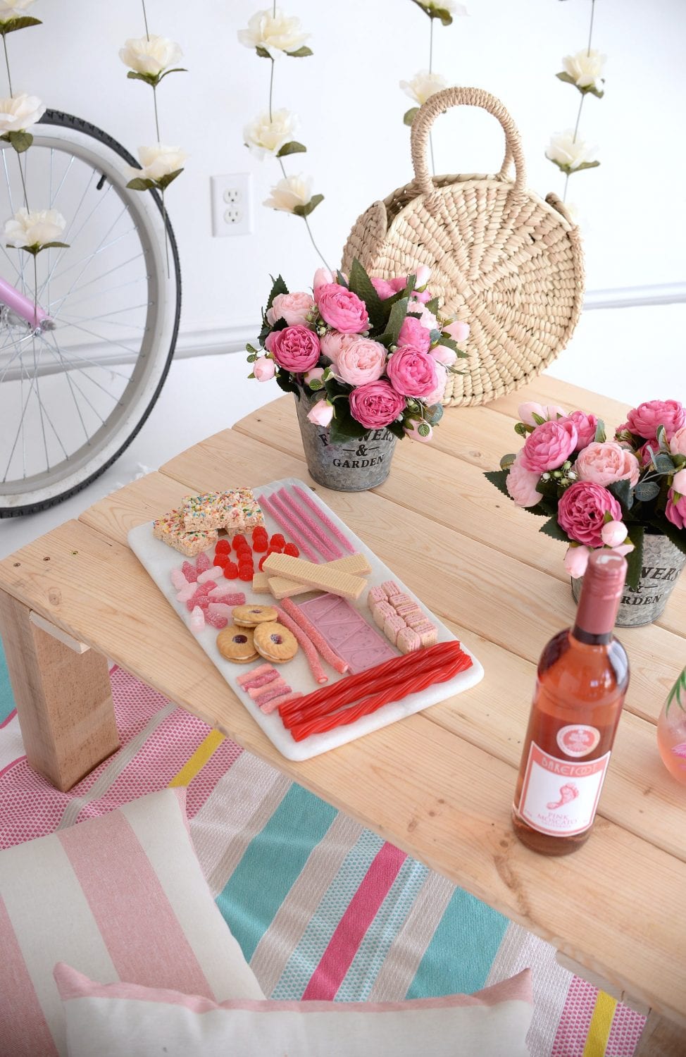 Steps to Creating the Perfect Indoor Picnic