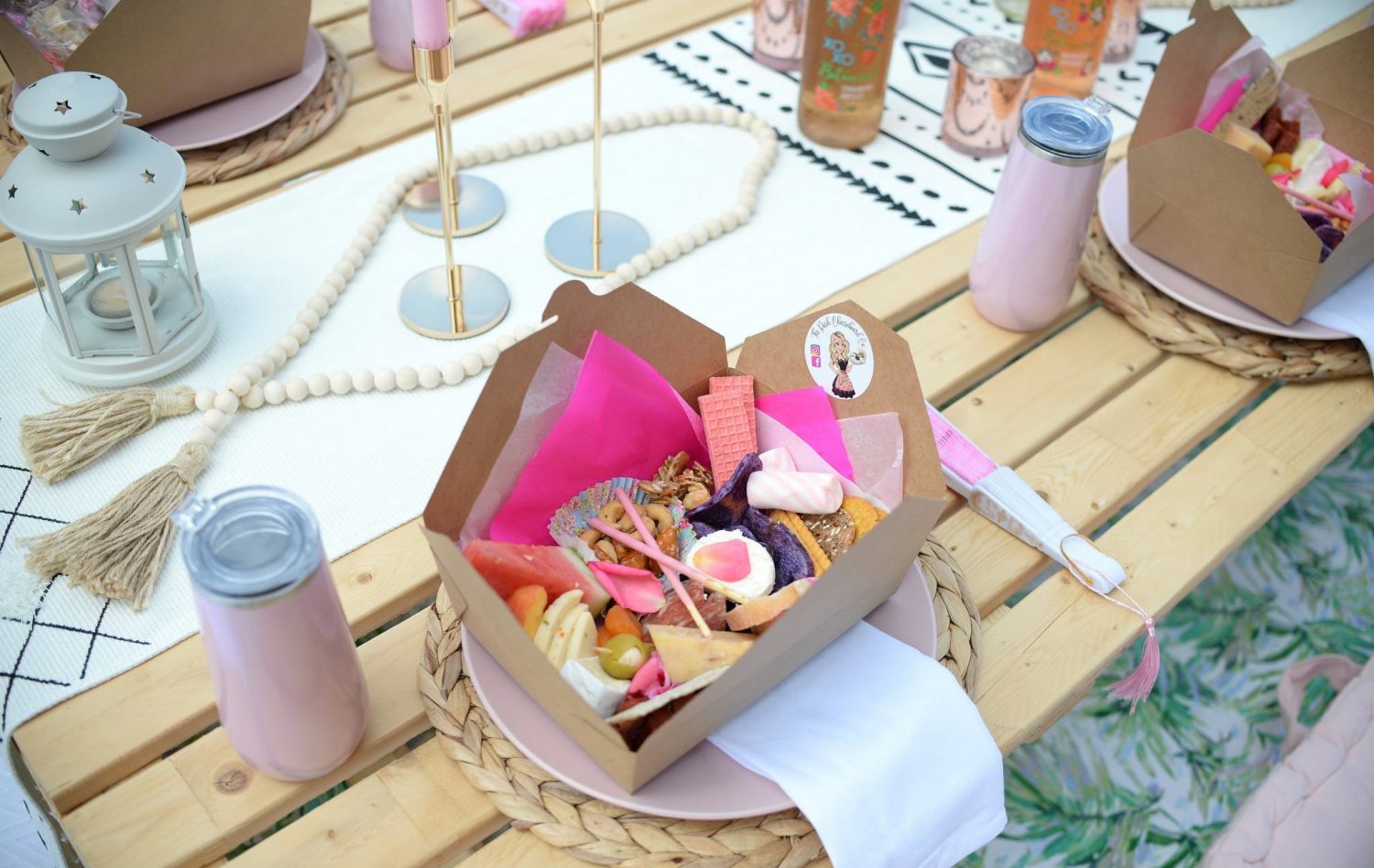 Guide to Hosting the Ultimate Boho Picnic