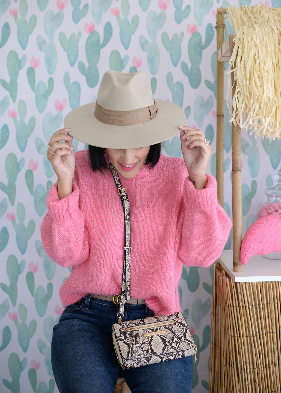 How to Style A Wide Brim Hat